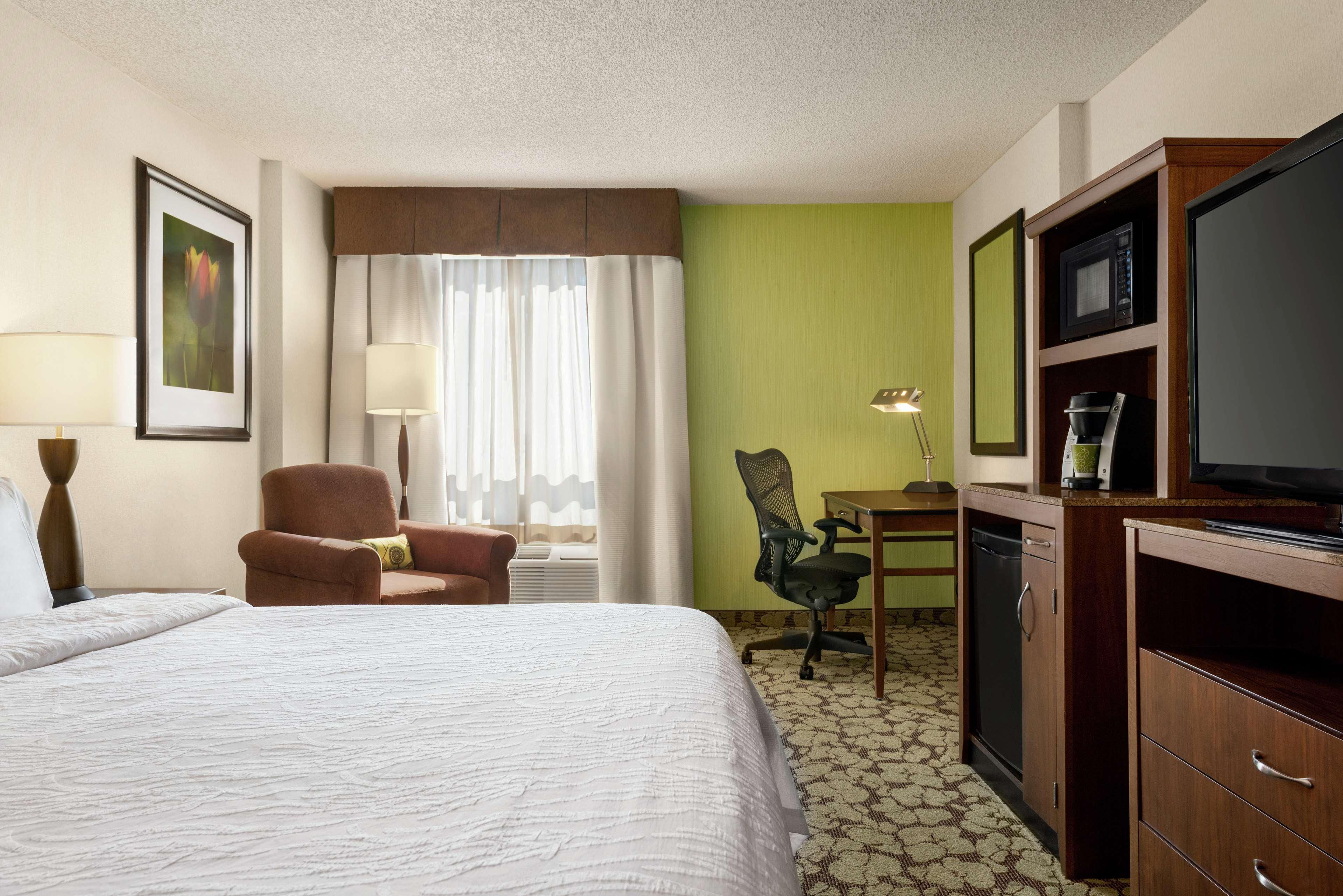 Hilton Garden Inn Saskatoon Downtown Exterior photo
