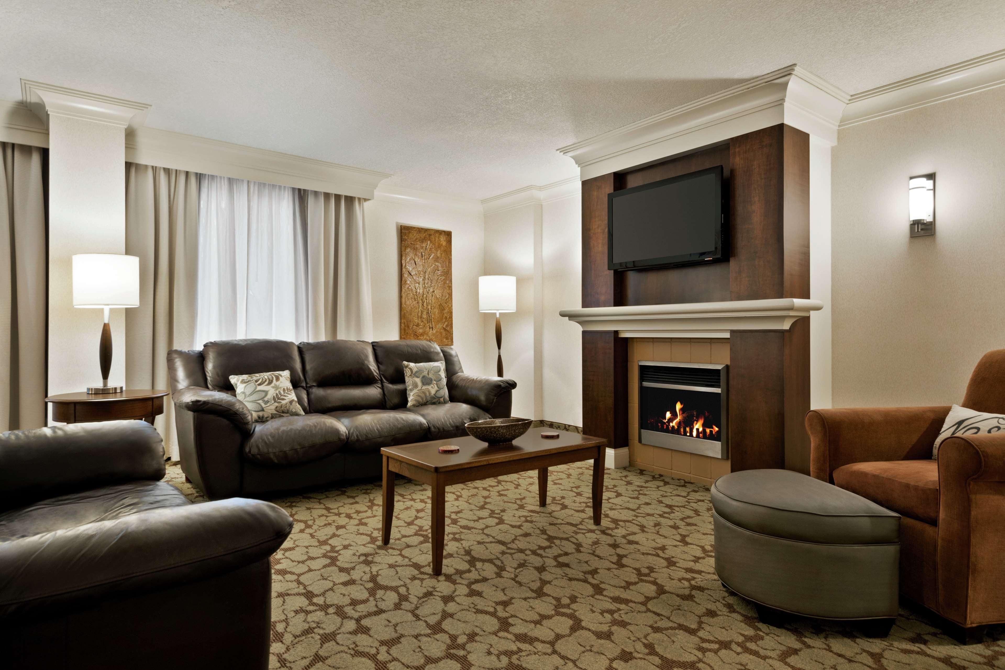 Hilton Garden Inn Saskatoon Downtown Exterior photo