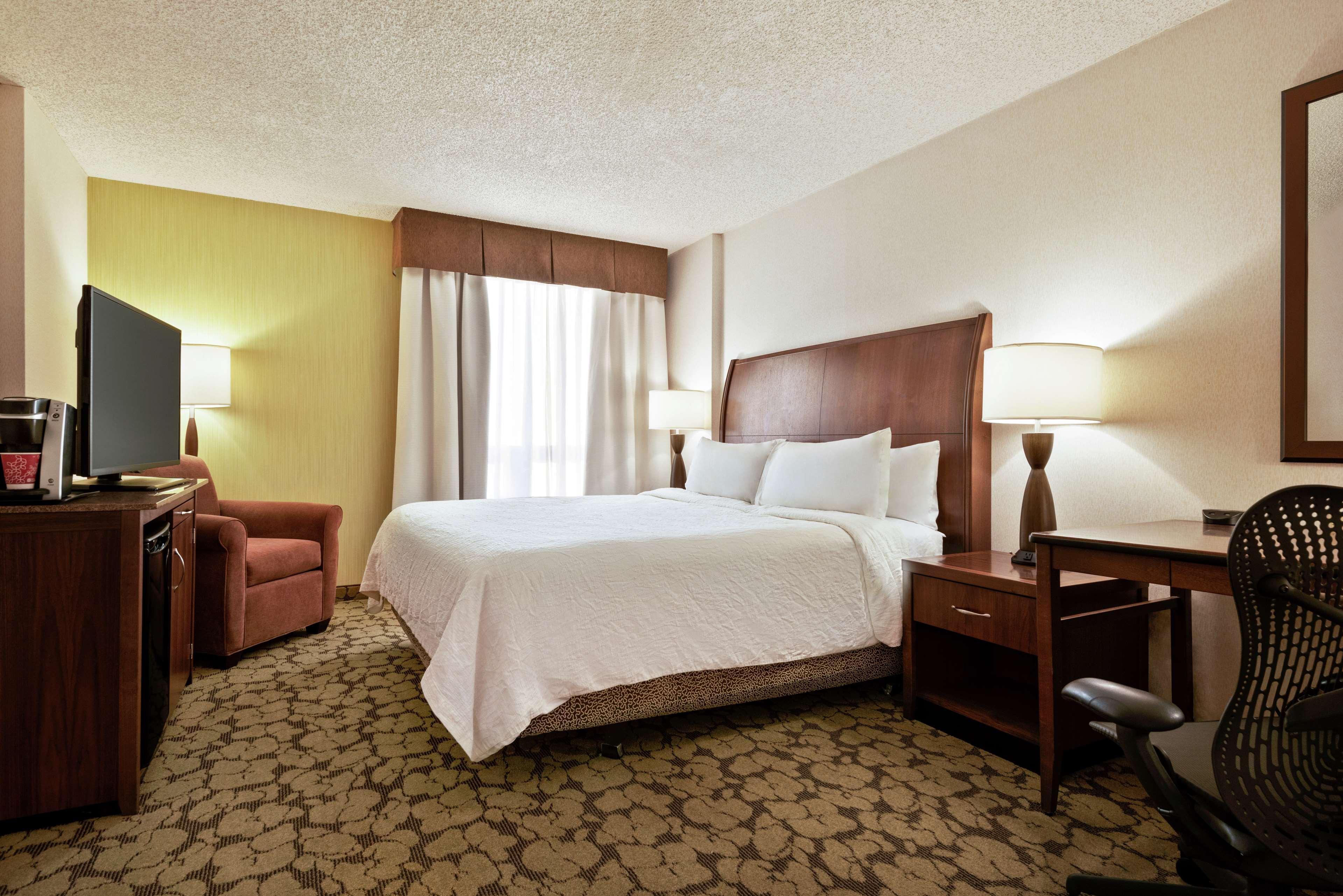 Hilton Garden Inn Saskatoon Downtown Exterior photo