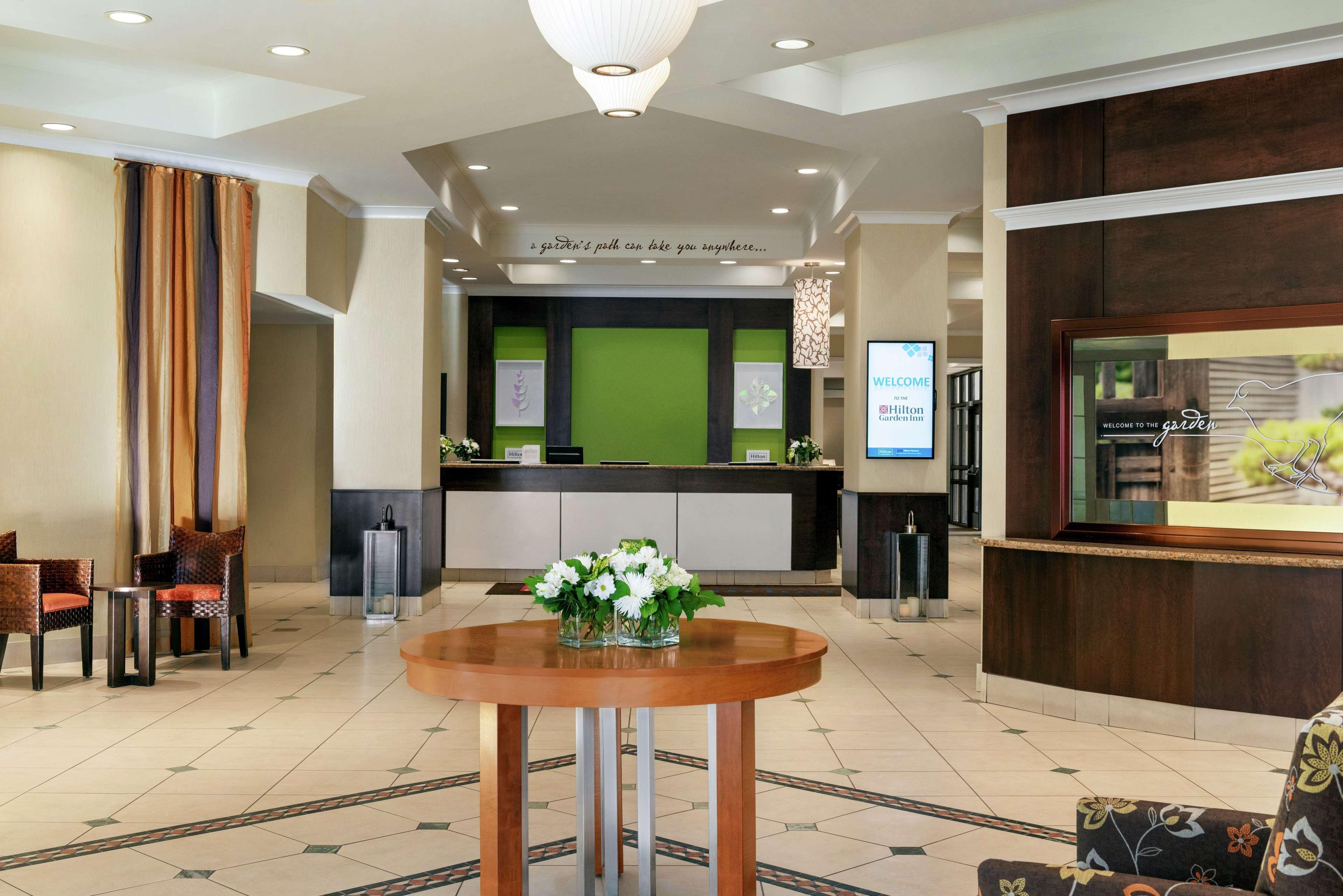 Hilton Garden Inn Saskatoon Downtown Exterior photo