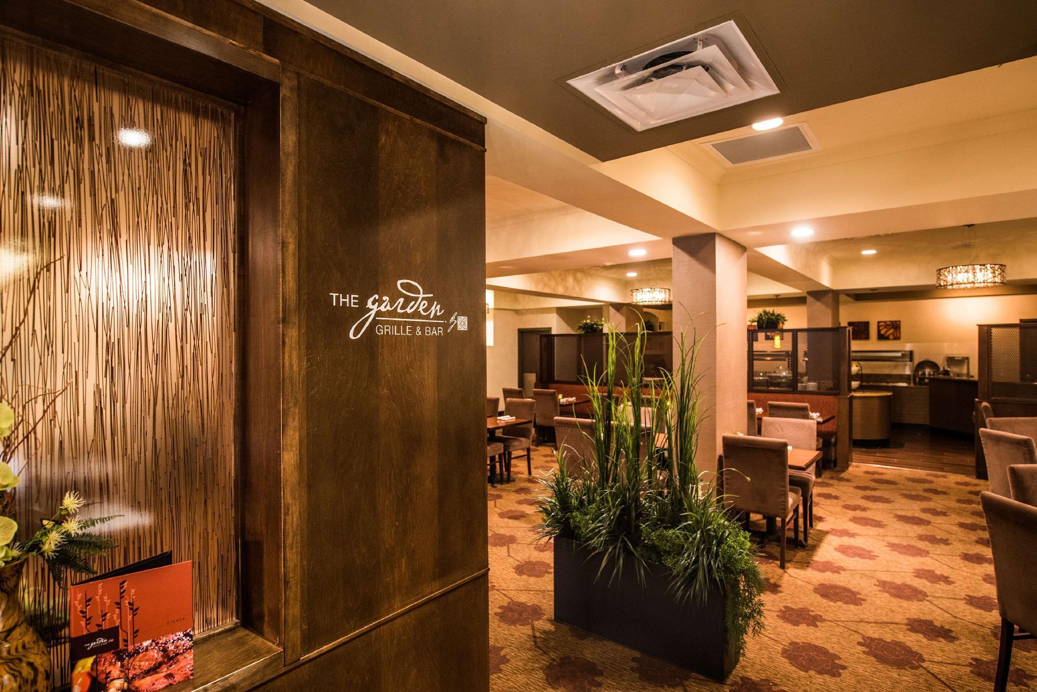 Hilton Garden Inn Saskatoon Downtown Exterior photo