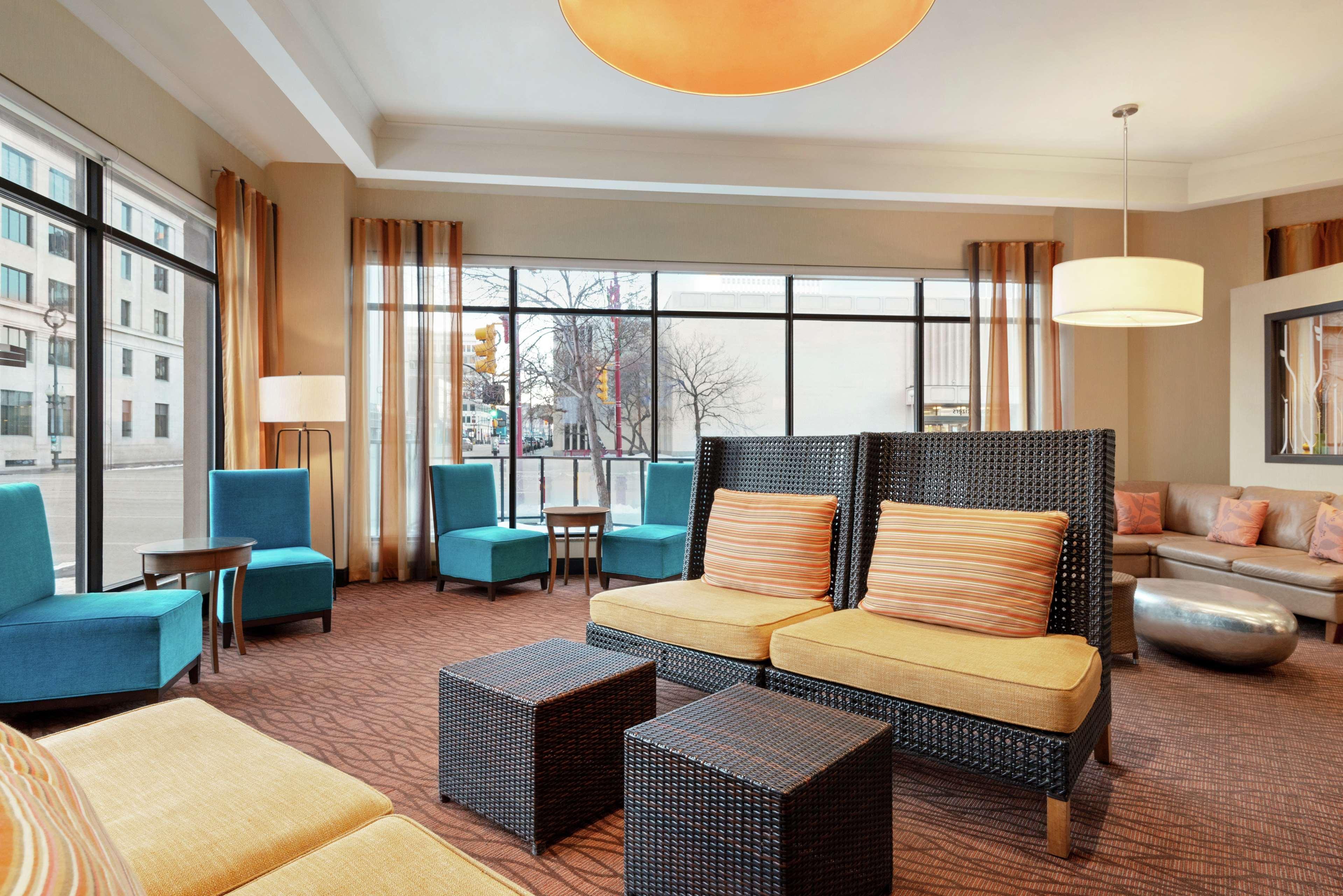 Hilton Garden Inn Saskatoon Downtown Exterior photo