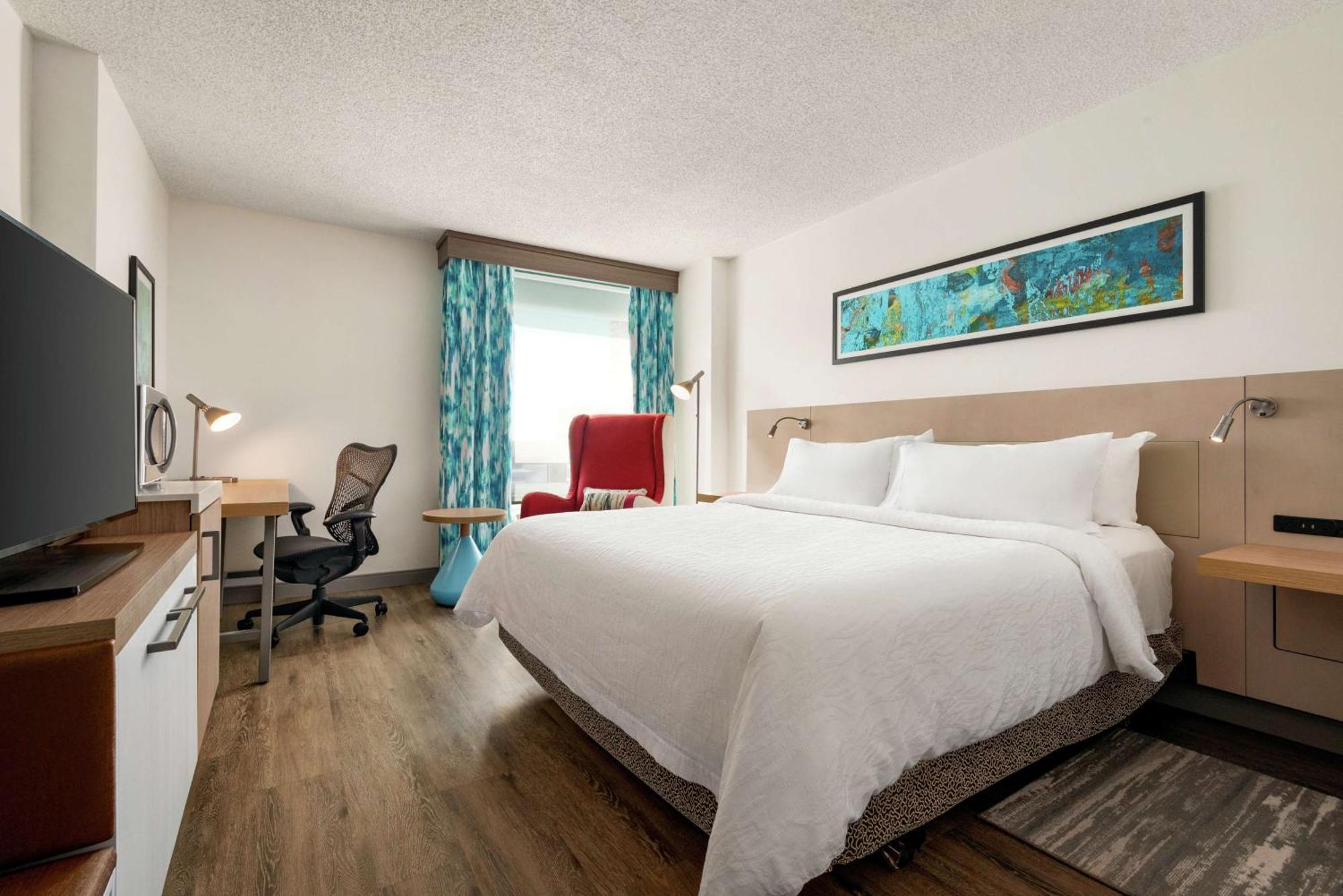 Hilton Garden Inn Saskatoon Downtown Exterior photo