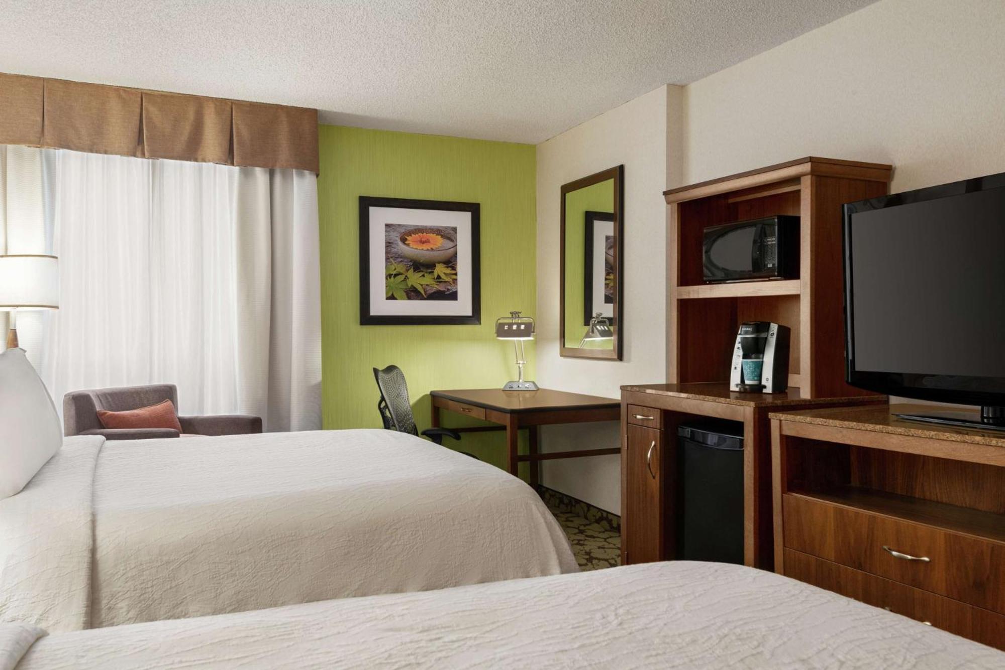 Hilton Garden Inn Saskatoon Downtown Exterior photo