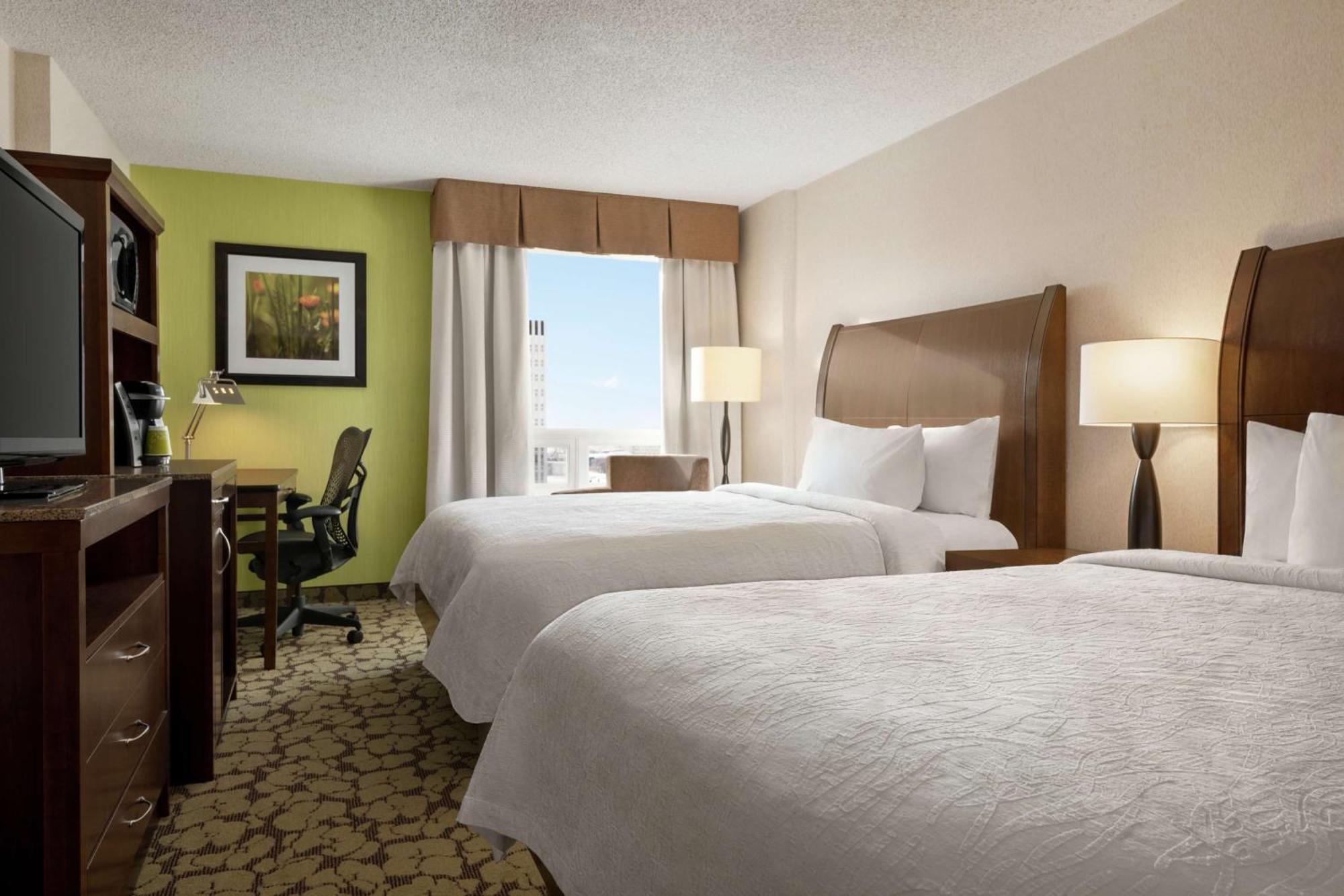Hilton Garden Inn Saskatoon Downtown Exterior photo